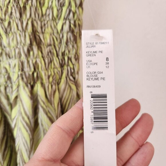 NWT Gianni Bini 100% Silk Y2K Nineties Tank Top Blouse Smocked Lime Green Size 8 - Picture 5 of 8